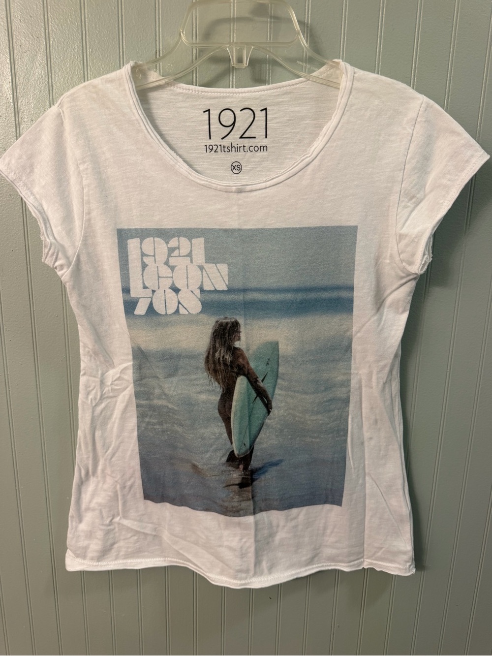 1921 White Graphic Surf Tee - Women's Short Sleeve